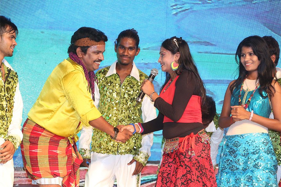 Sampu-Babu-Performance-at-Ra-Ra-Krishnayya-Audio